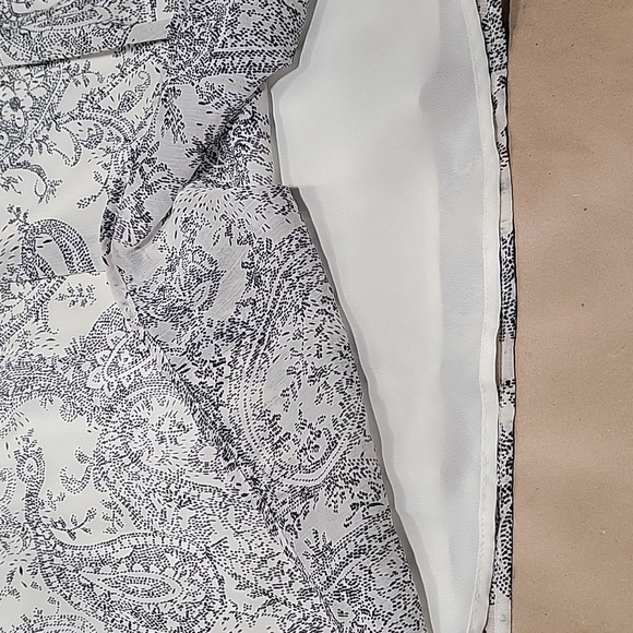 Talbots Size MP Tie Neck White with Black Paisley Blouse Exc. Used Cond. - Picture 13 of 14